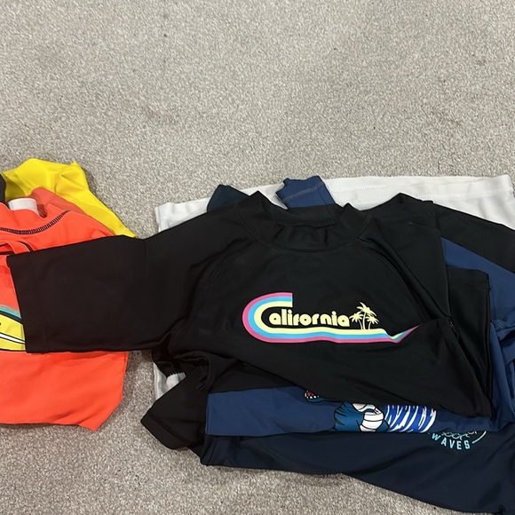 Boys swim top - Picture 7 of 11